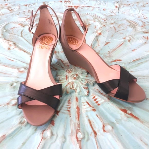 Vince Camuto Shoes - 😁NWOT VINCE CAMUTO Lacey Wedge Heels